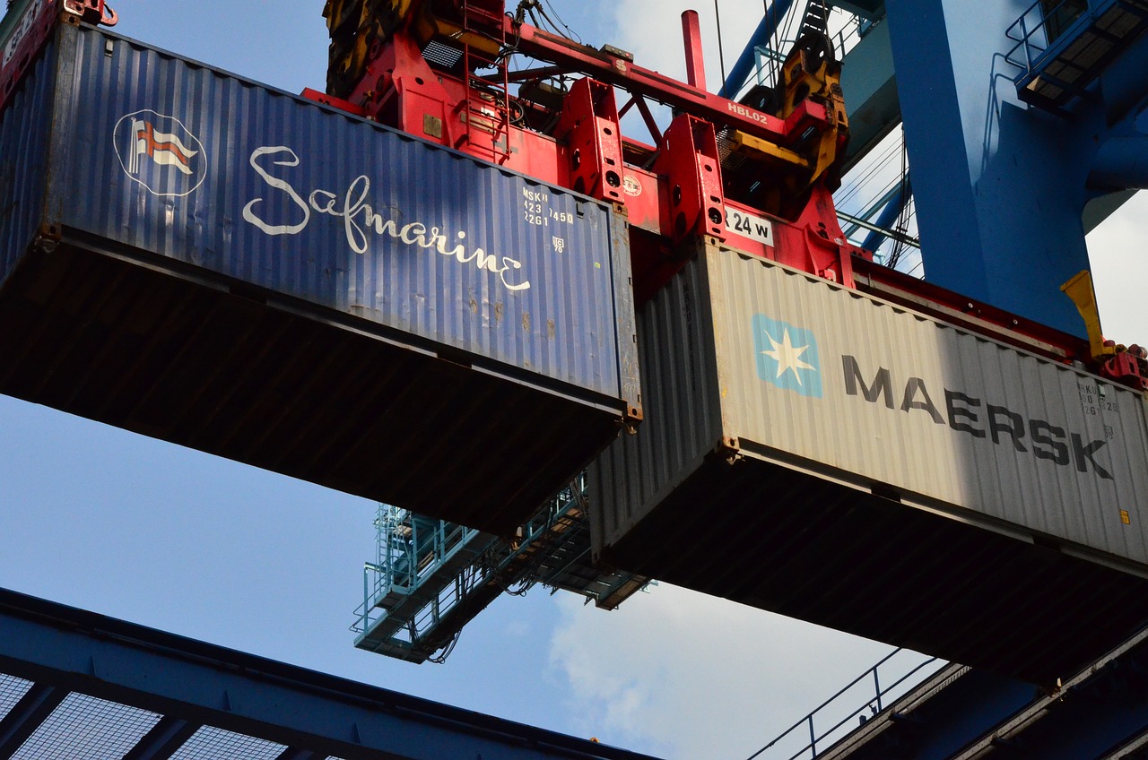 The Benefits of Using Stackable Storage Containers in Small Spaces